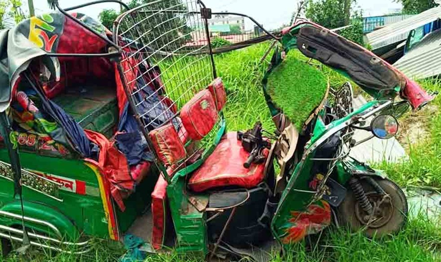 কুমিল্লার বুড়িচংয়ে বাস-অটোরিকশা সংঘর্ষে প্রাণ গেল এক যাত্রীর, আহত ৪
